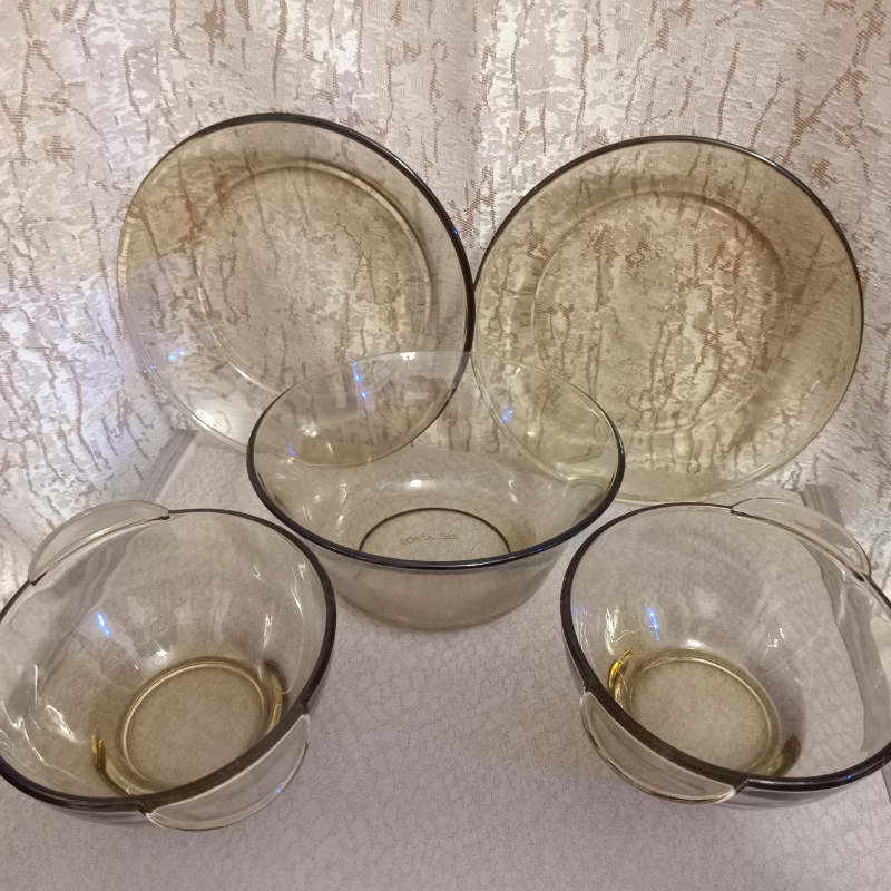 Soucoupes et Assiettes en Verre - Vintage 5 Pieces